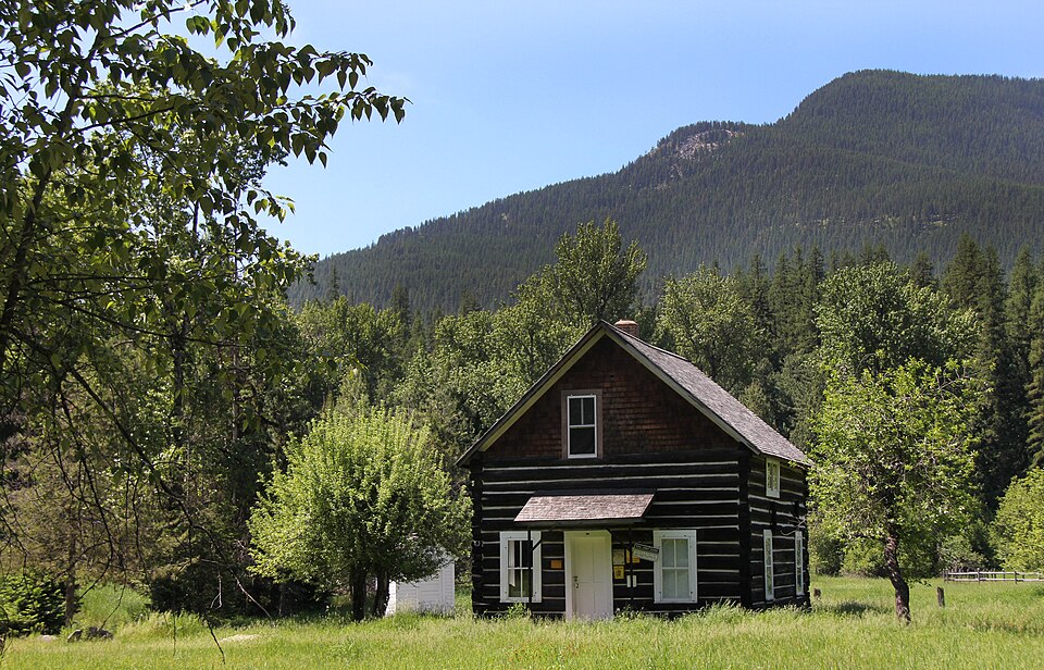 Photograph of Bull River Guard Station