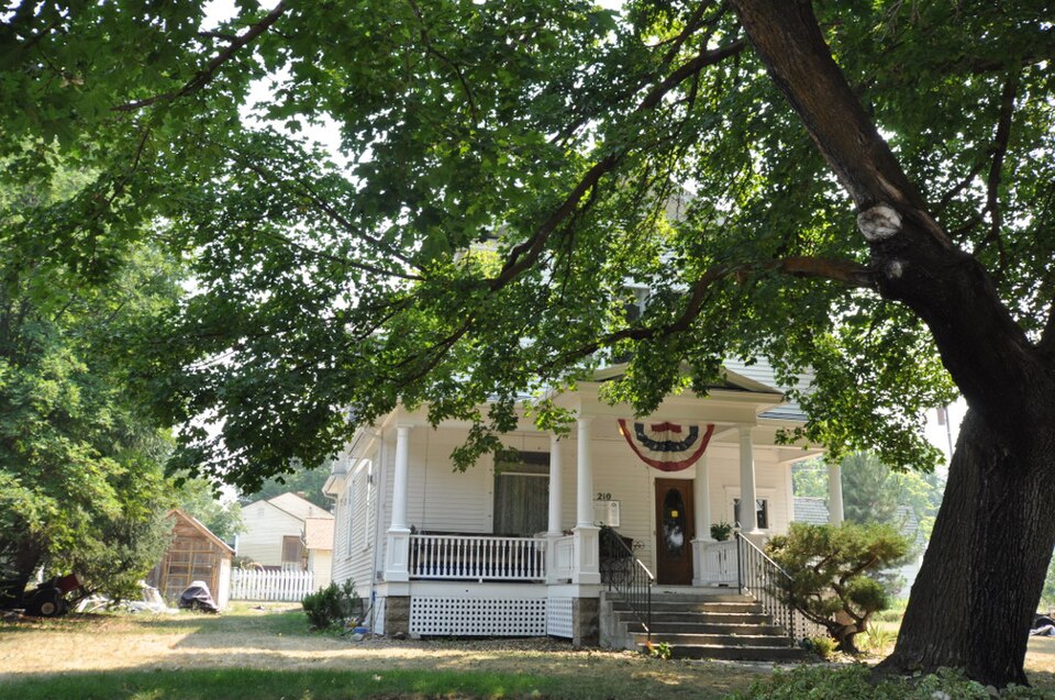 Photograph of W.T. Caple House