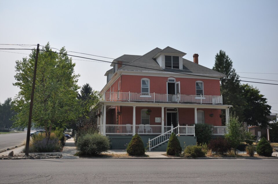 Photograph of Thornton Hospital