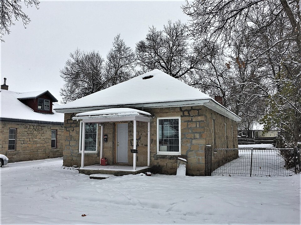 Photograph of House at 813 W. Watson