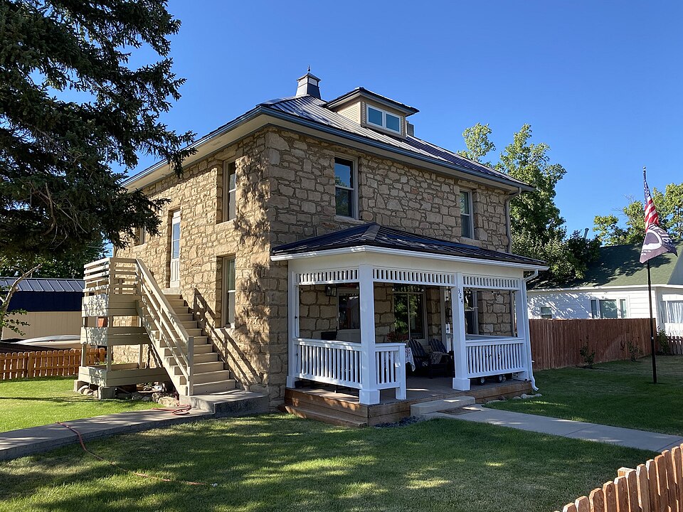 Photograph of House at 324 W. Corcoran