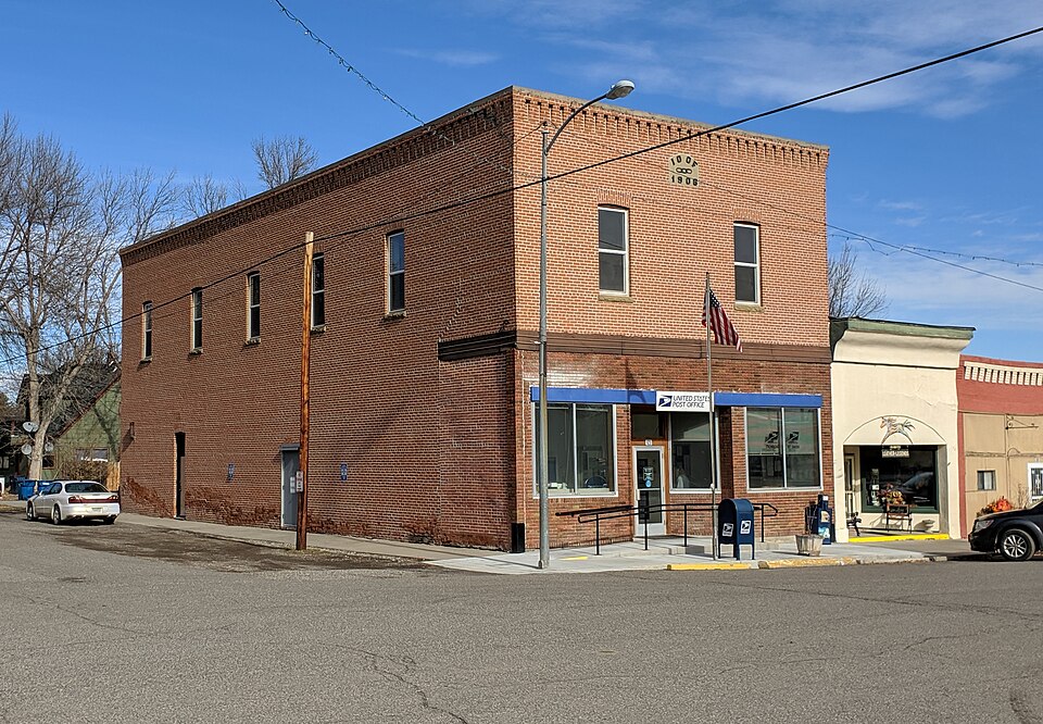 Photograph of IOOF Hall and Fromberg Co-operative Mercantile Building
