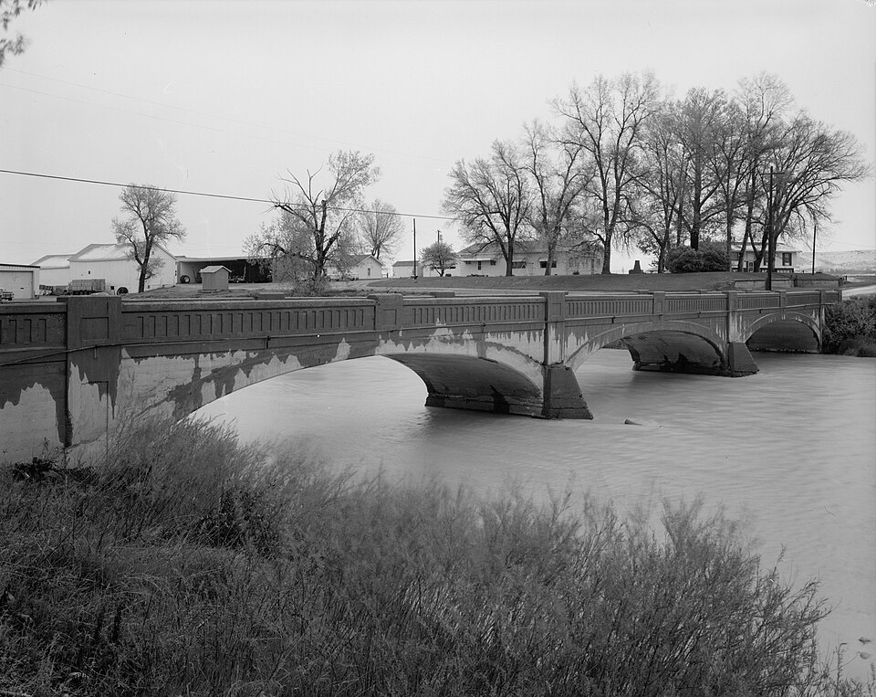 Photograph of Fromberg Concrete Arch Bridge