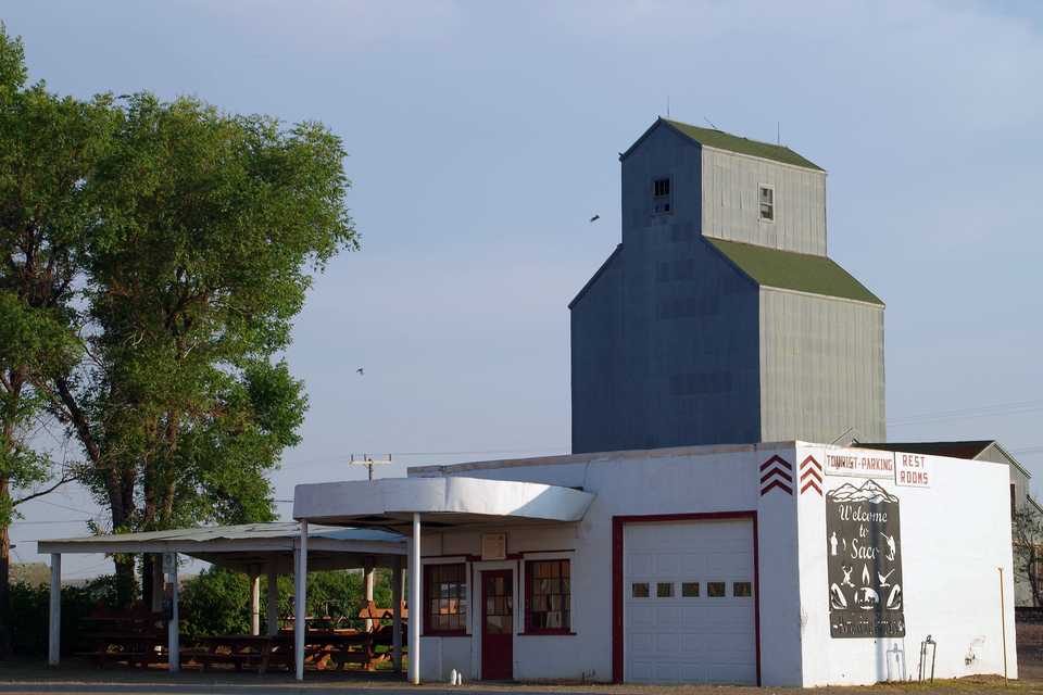 Photograph of H. Earl Clack Service Station