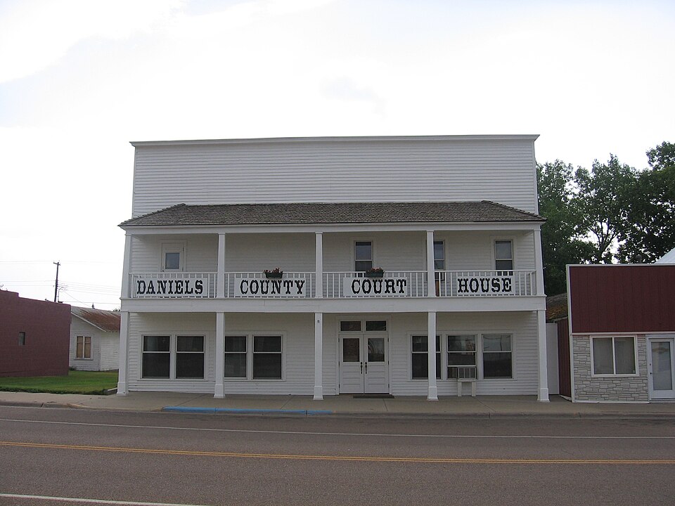 Photograph of Daniels County Courthouse