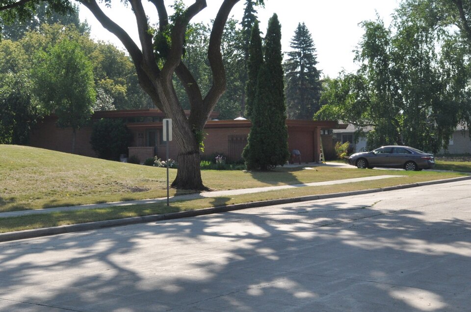 Photograph of George and Beth Anderson House