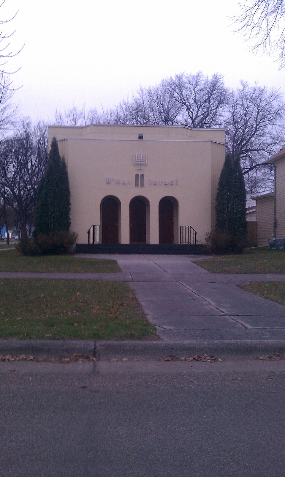 Photograph of B'nai Israel Synagogue and Montefiore Cemetery