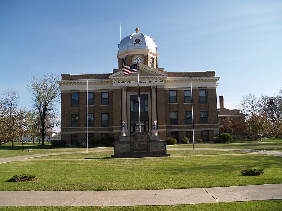 Photograph of Divide County Courthouse