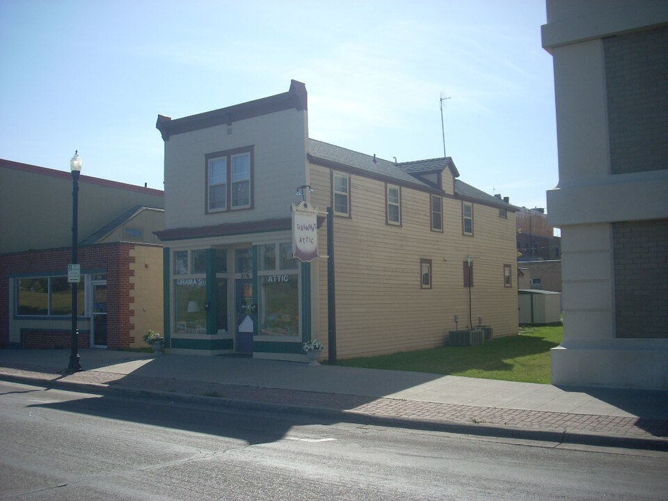 Photograph of Building at 201 S. 3rd St.