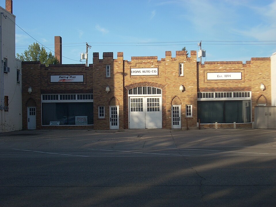 Photograph of Lyons Garage