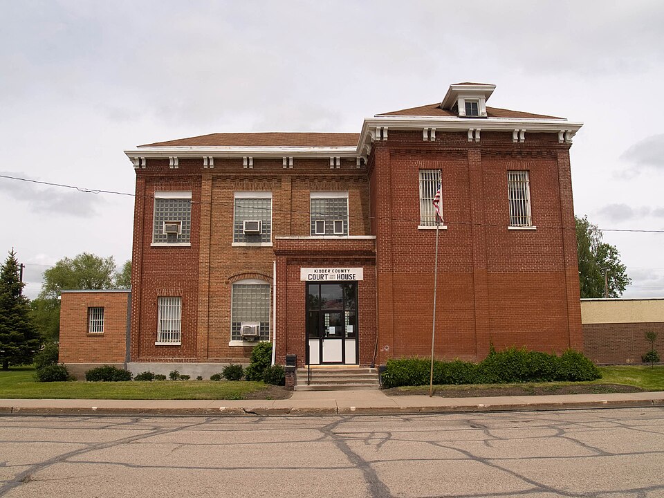 Photograph of Kidder County Courthouse