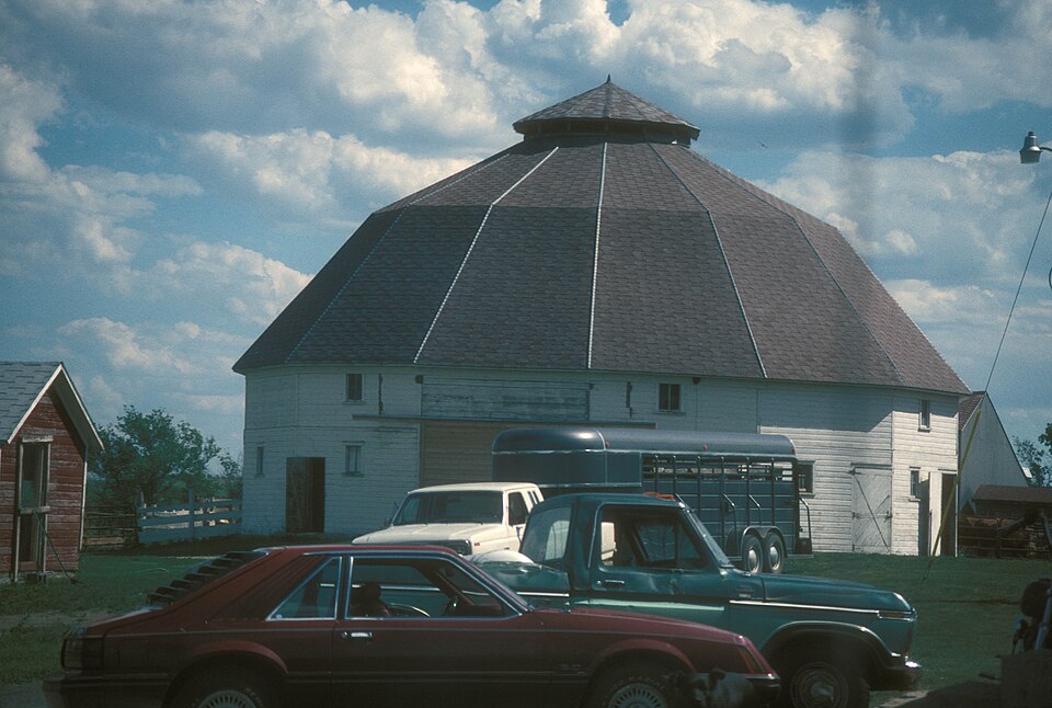 Photograph of Niels Nielsen Fourteen-Side Barn Farm
