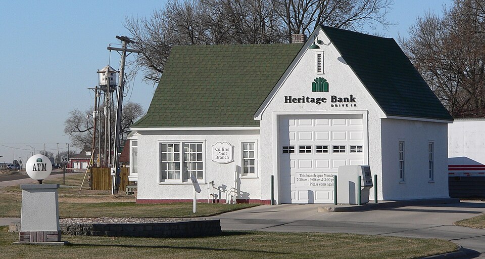 Photograph of Gloe Brothers Service Station