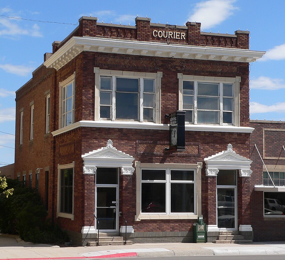 Photograph of Gering Courier Building