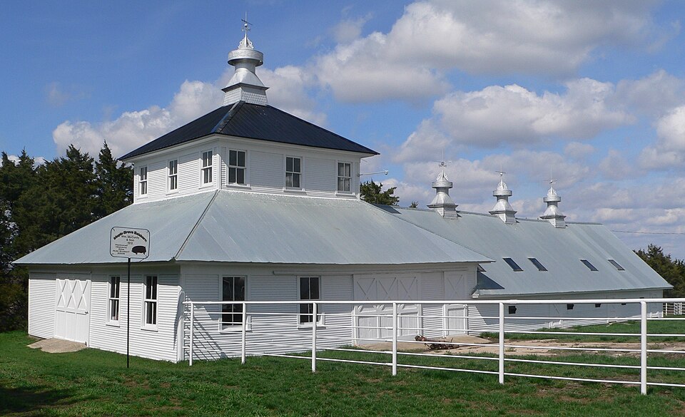 Photograph of Maple Grove Sales Pavilion and Farrowing Barn