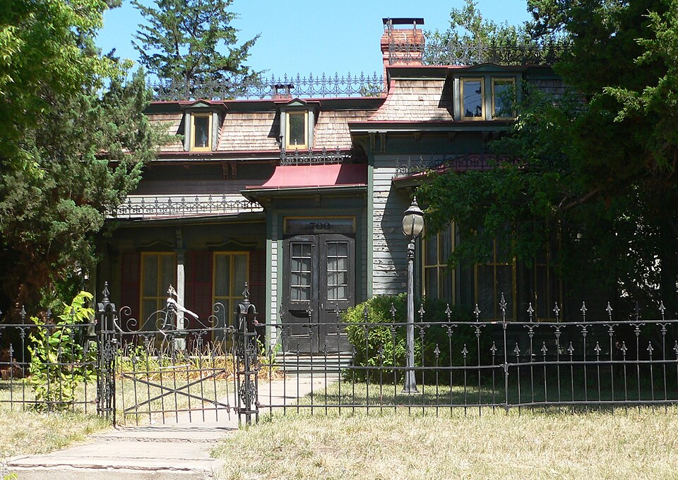Photograph of Lewis-Syford House