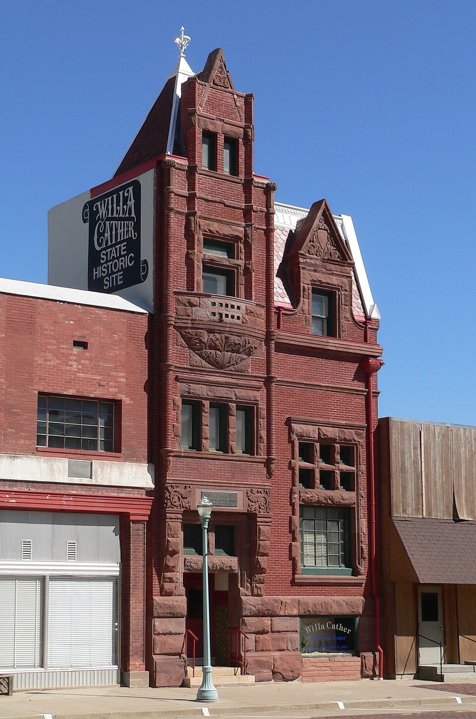 Photograph of Farmer's and Merchant's Bank Building