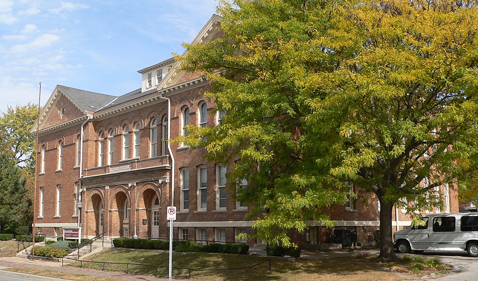 Photograph of Saunders School