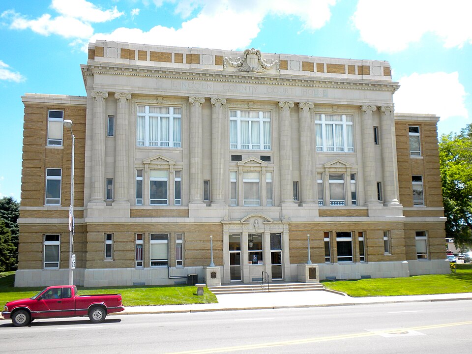 Photograph of Lincoln County Courthouse