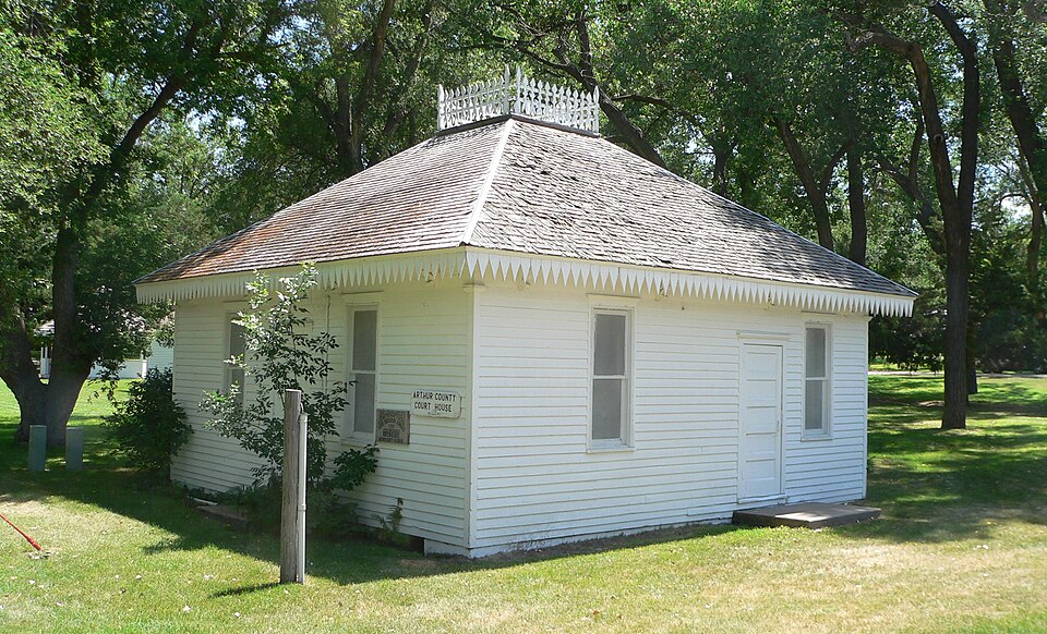 Photograph of First Arthur County Courthouse and Jail