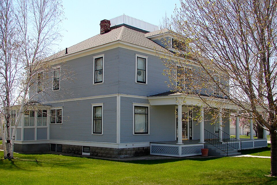 Photograph of Fred and Minnie Meyer Sudman House