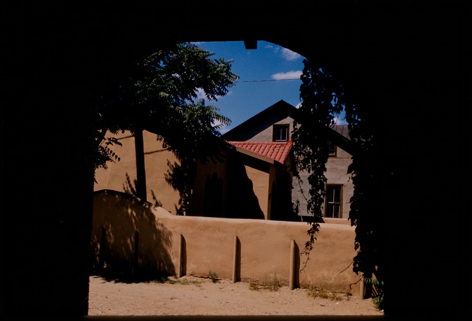 Adobe building, Santa Fe, New Mexico, Boston Public Library - undated