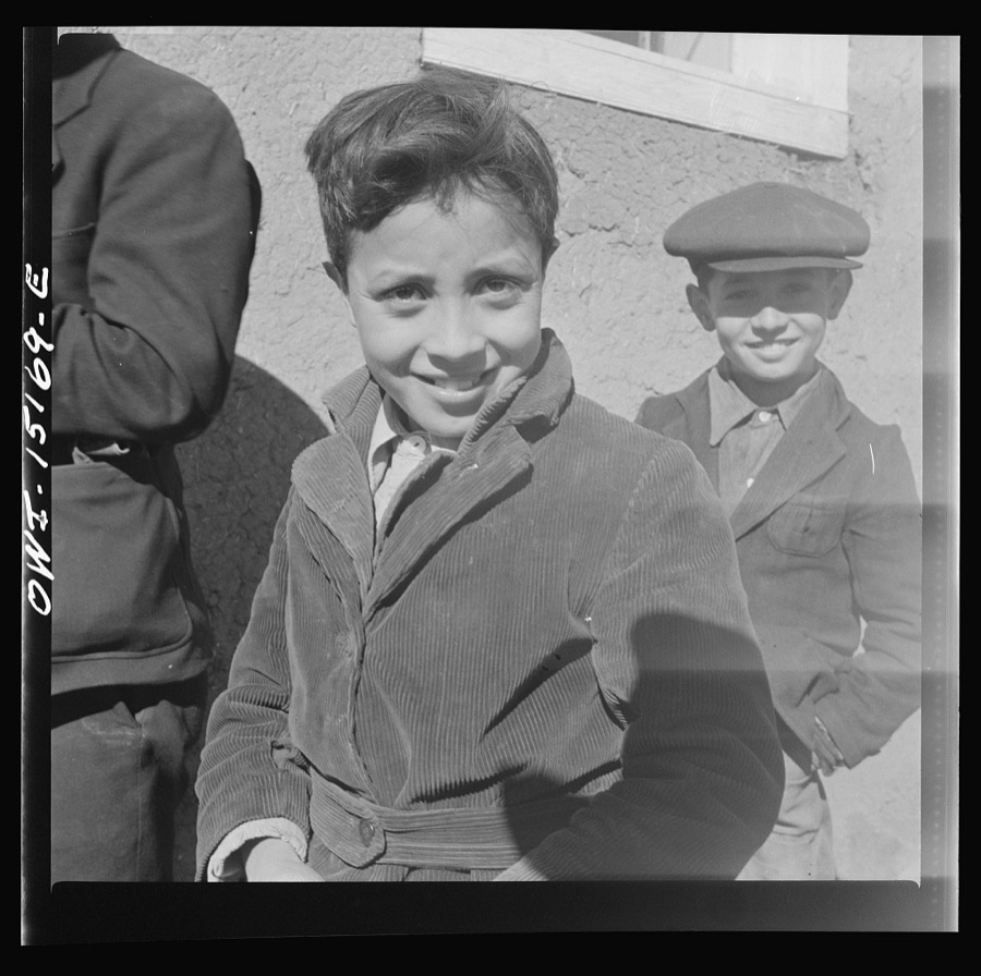 Chacon, Mora County, New Mexico. School children