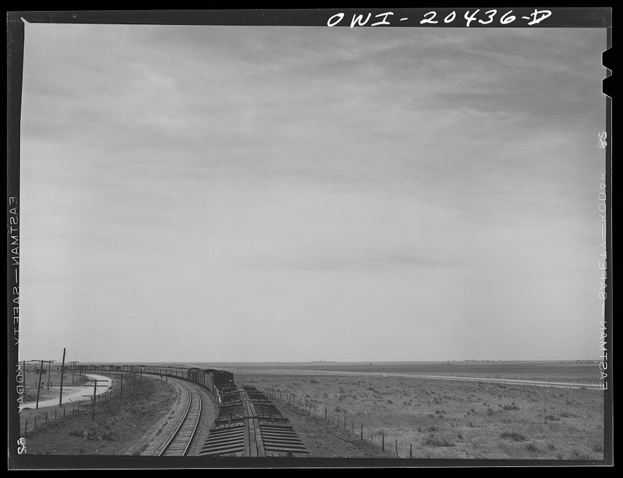 Melrose (vicinity), New Mexico. Going across the cattle and sheep country along the Atchison, Topeka and Santa Fe Railroad