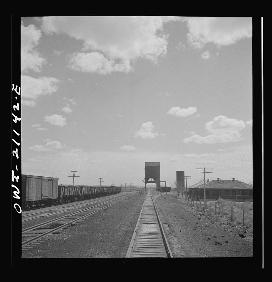 Quirk (vicinity), New Mexico. Going through the town along the Atchison, Topeka and Santa Fe Railroad between Belen and Gallup, New Mexico