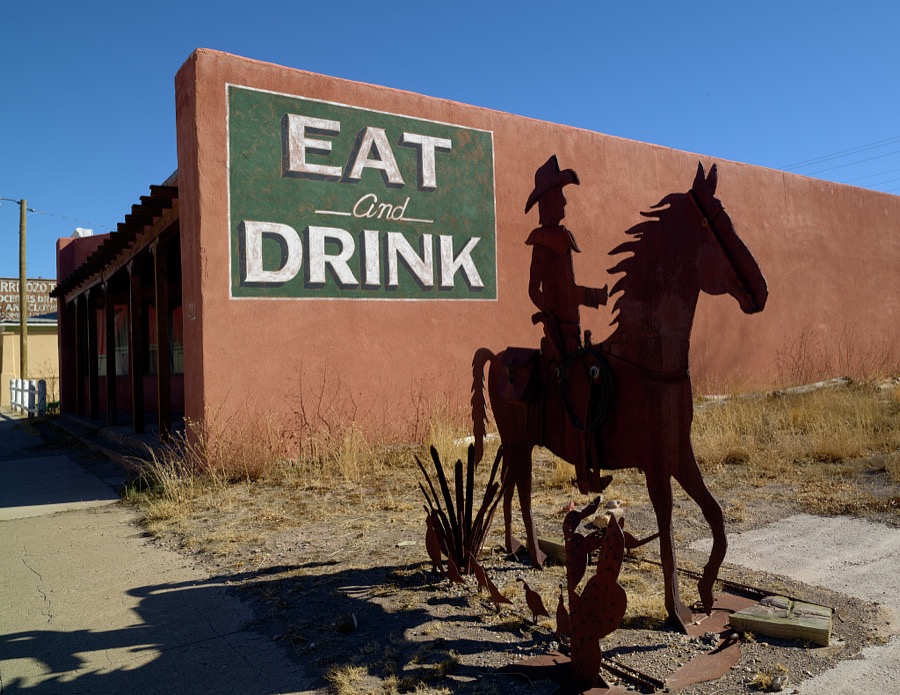 The small, south-central New Mexico town of Carrizozo, with a population of 1,000 or so (as of 2021), was a modestly thriving railroad hub where cattle raised in the vast ranches nearby were shipped off to market