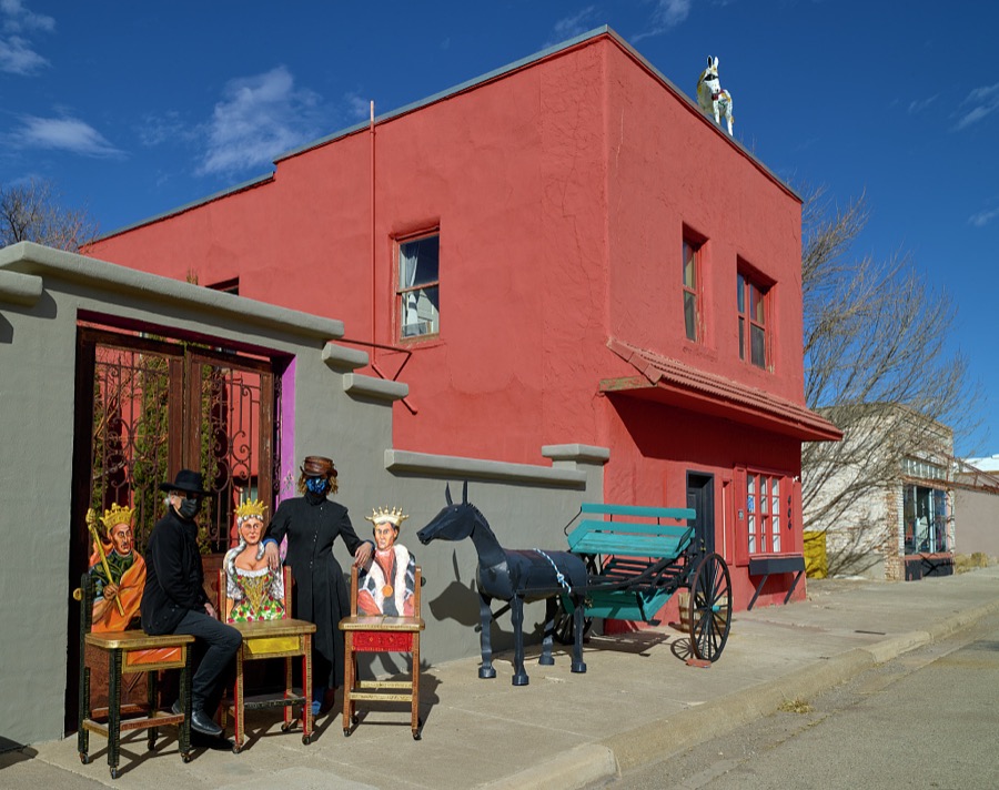 The small, south-central New Mexico town of Carrizozo, with a population of 1,000 or so (as of 2021), was a modestly thriving railroad hub where cattle raised in the vast ranches nearby were shipped off to market