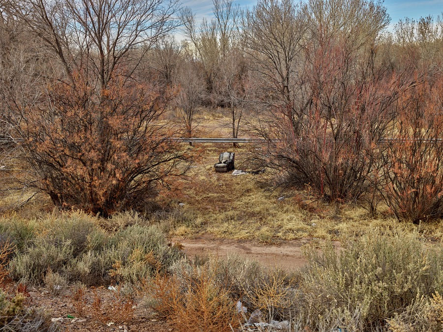 The proverbial middle of nowhere along the Rio Grande River near Belen in central New Mexico would seem to be an unlikely place to plop down on one's recliner and relax