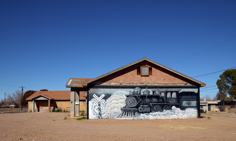 This motel in Las Cruces, the hub city of southern New Mexico, 27 miles from the border with far-western Texas, took its location not far from the city train depot to heart by devoting the wall of one building to a steam-train mural