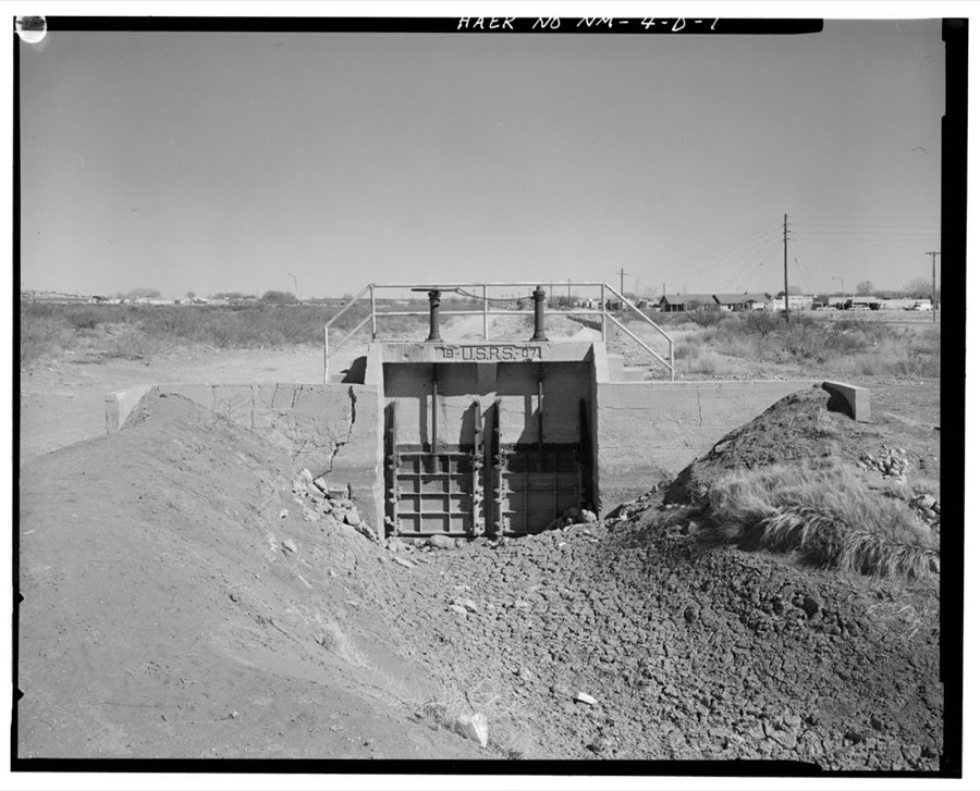 Carlsbad Irrigation District, East Side Canal, 1 mile north to 2 miles east of Carlsbad, Carlsbad, Eddy County, NM