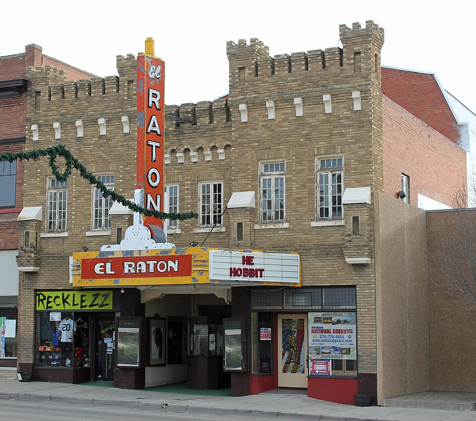 Photograph of El Raton Theatre