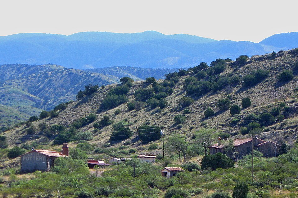 Photograph of La Luz Pottery Factory