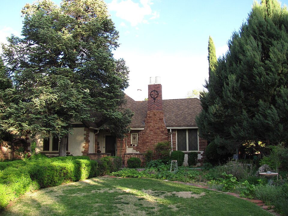 Photograph of Davis House