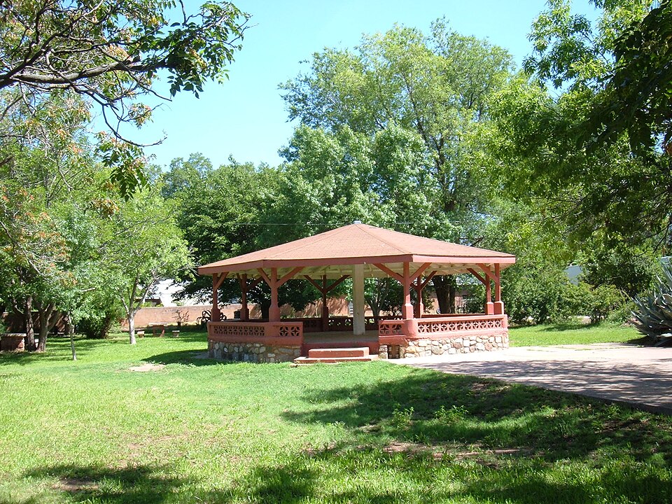 Photograph of La Luz Historic District