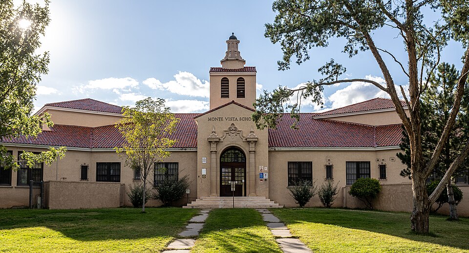 Photograph of Monte Vista Elementary School