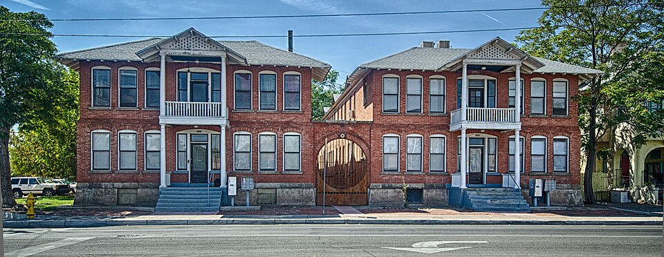 Photograph of Washington Apartments