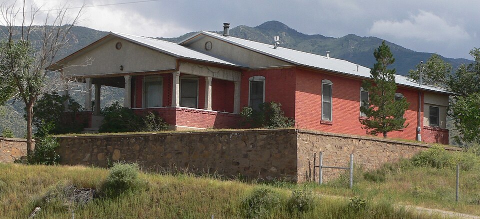 Photograph of Hilton House