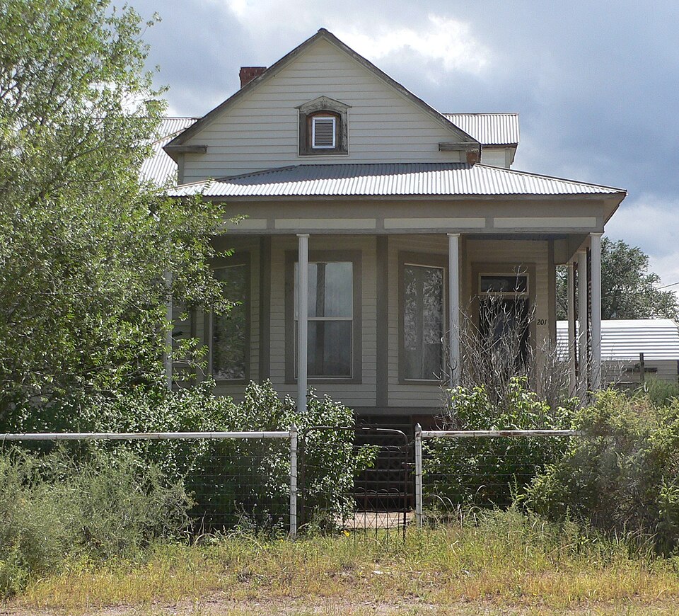 Photograph of Lewellen House