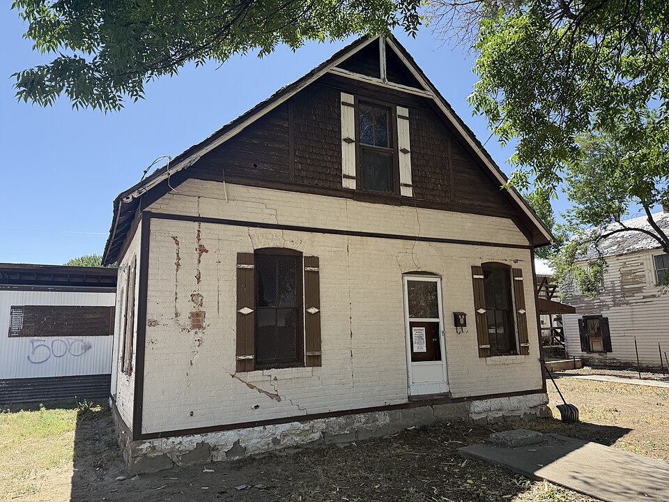 Photograph of Building at 202 Park Avenue