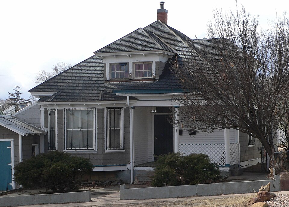 Photograph of House at 915 2nd