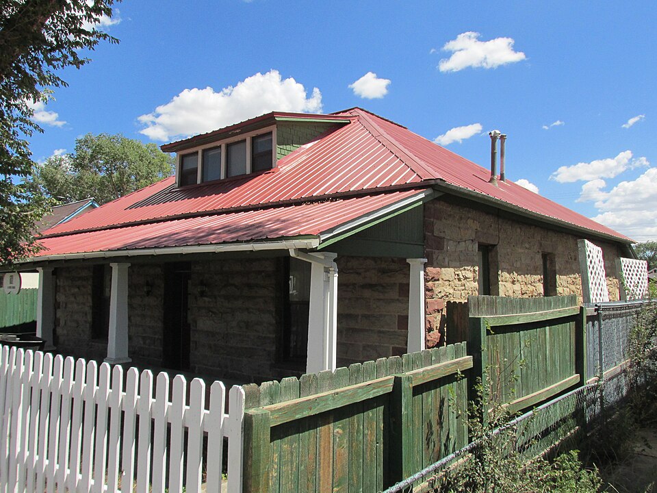 Photograph of House at 16 Grand Avenue