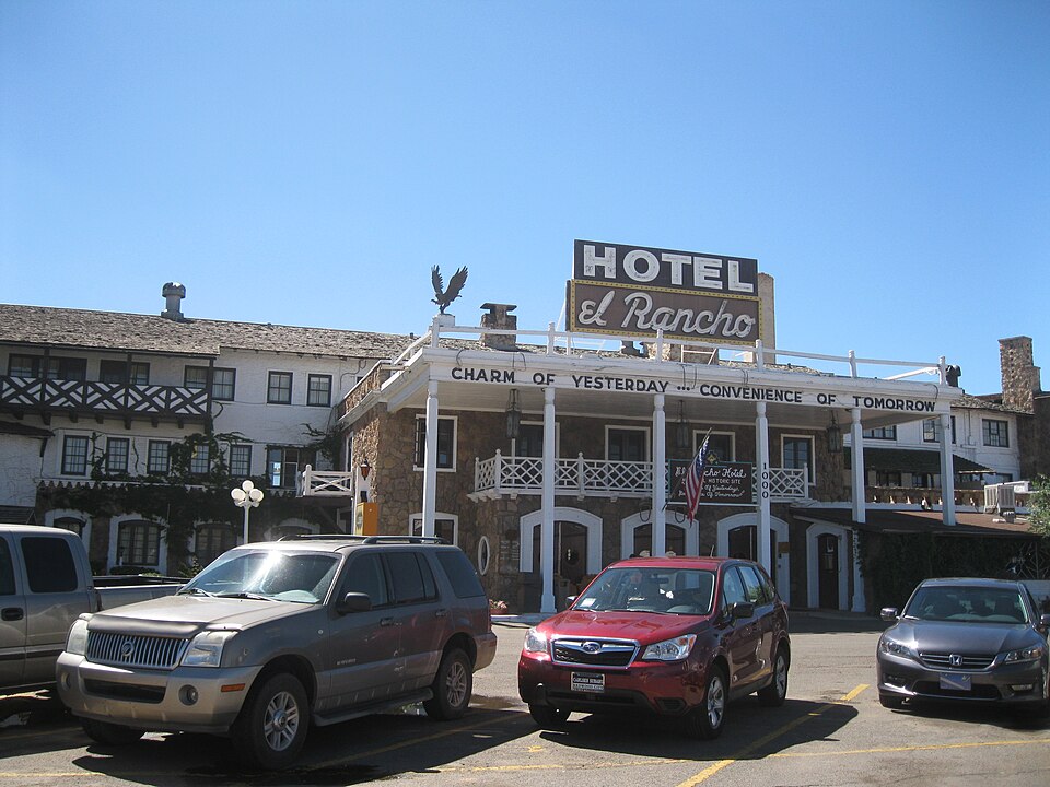 Photograph of El Rancho Hotel & Motel