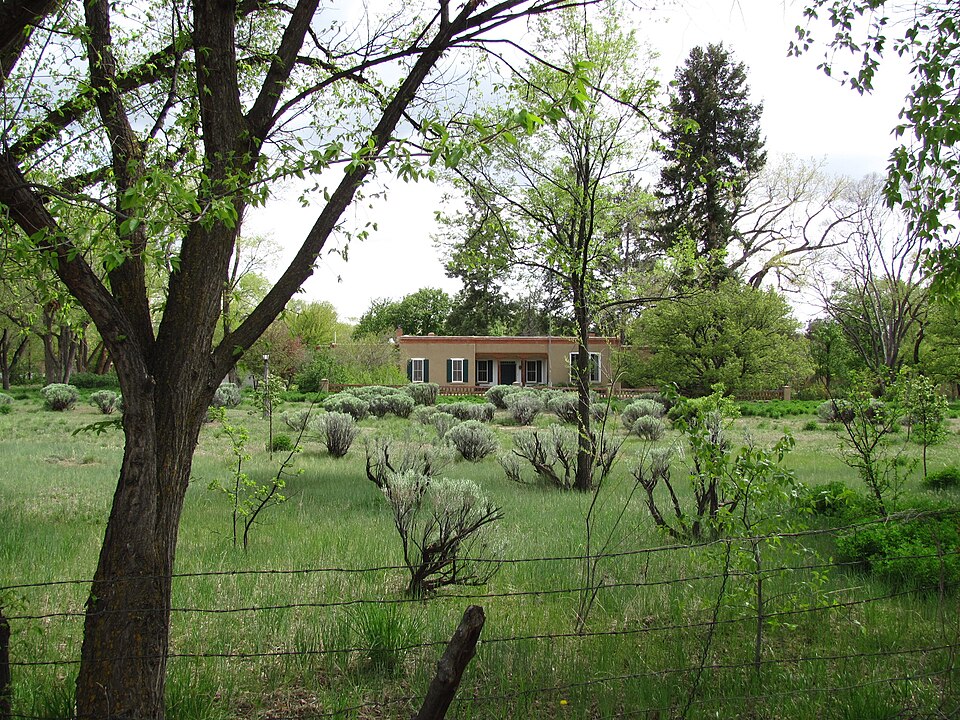 Photograph of Camino del Monte Sol Historic District
