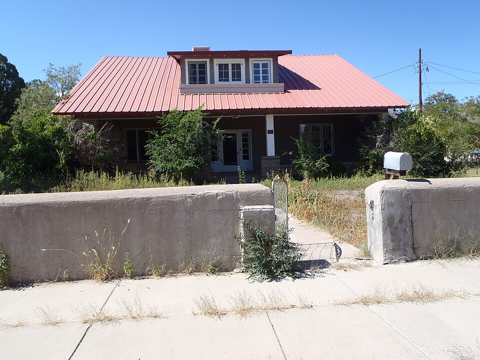Photograph of August Holver Hilton House