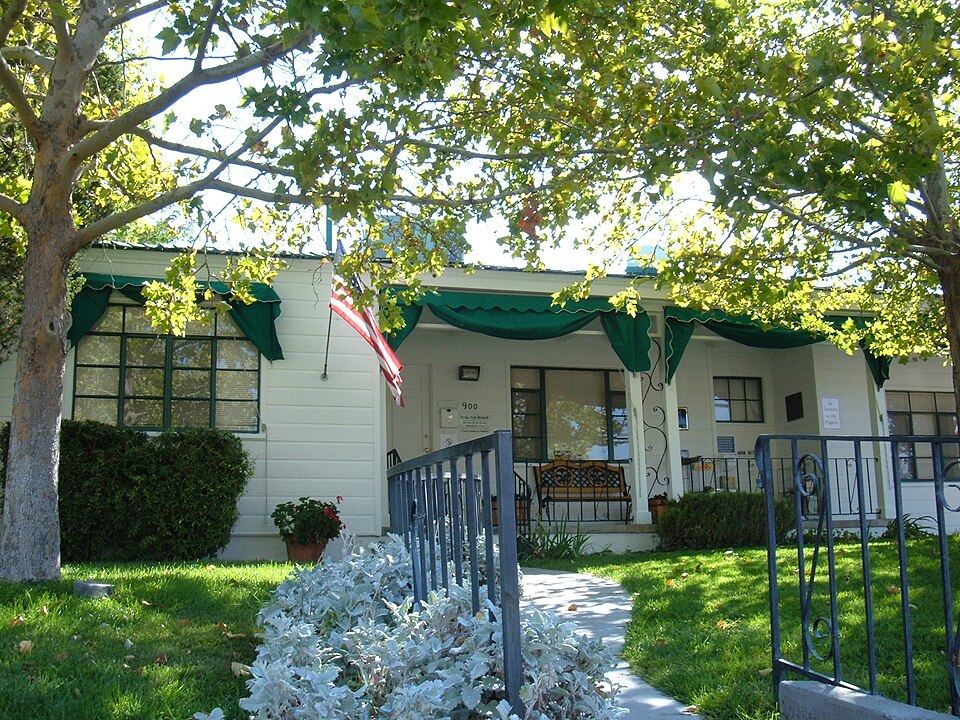 Photograph of Ernie Pyle House/Library