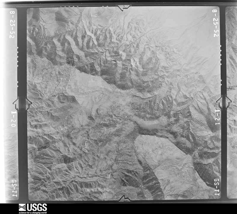 U.S. Geological Survey aerial photograph, 1952-08-25, scale 1:37400